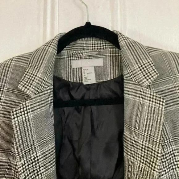H&M Open Front Plaid Gray Blazer - Picture 3 of 5